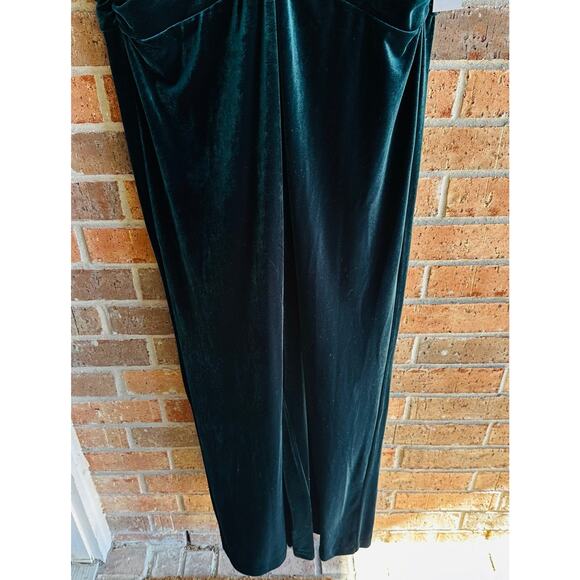 Vince Camuto Emerald Green V-Neck Velvet Romper - Picture 6 of 7